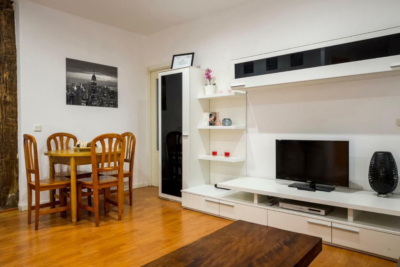 Colegiata Apartment Madrid Exterior foto